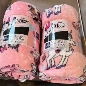 BRAND NEW Minnie Mouse Unicorn Plush Throw